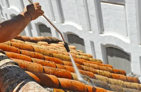Nettoyage de toitures - Saint-Pons-de-Thomières